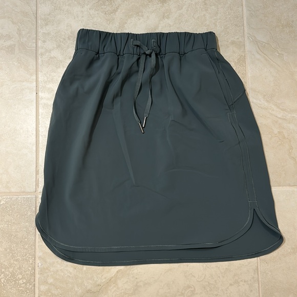 Lululemon on the fly drawstring skirt grey/green size 4 - Picture 7 of 12